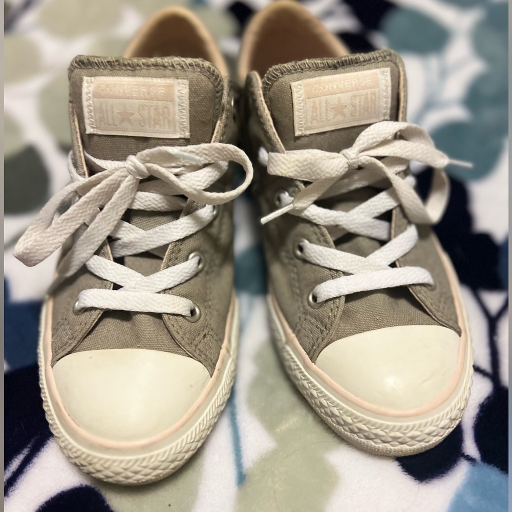 Converse All Star Junior Grey Size 4 Worn Twice - Picture 1 of 6